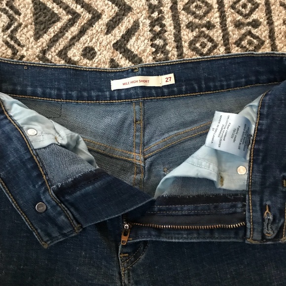 Levis Mile High Jean Shorts Size 27 - Picture 4 of 4